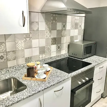 Plaza Concepcion Garcia Redondo, 1 *